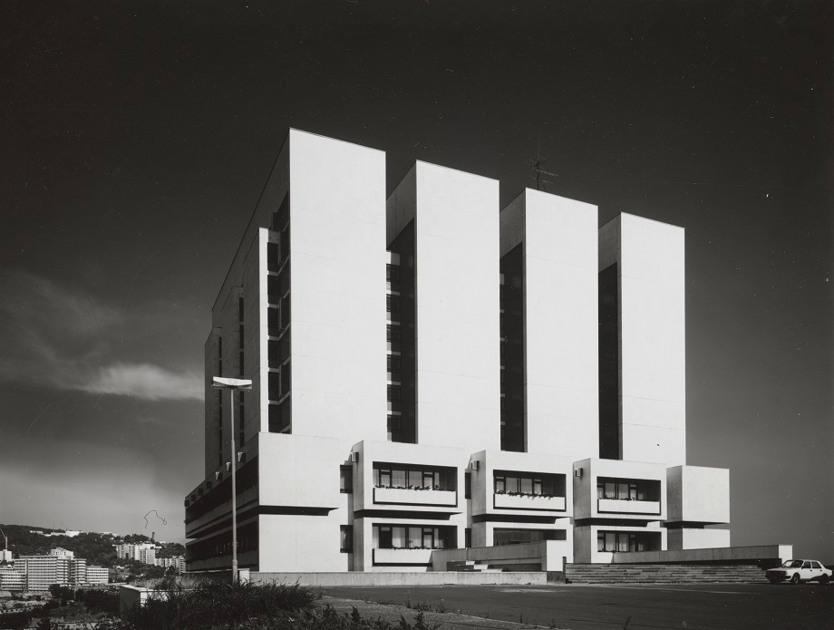  Vladimír Dedeček, Rajmund Müller: Štátny ústredný archív SSR (Slovenský národný archív) v Bratislave. 1983. 